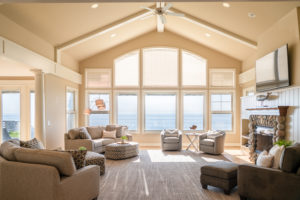 Gorgeous Lakefront Luxury Vacation Rental Home