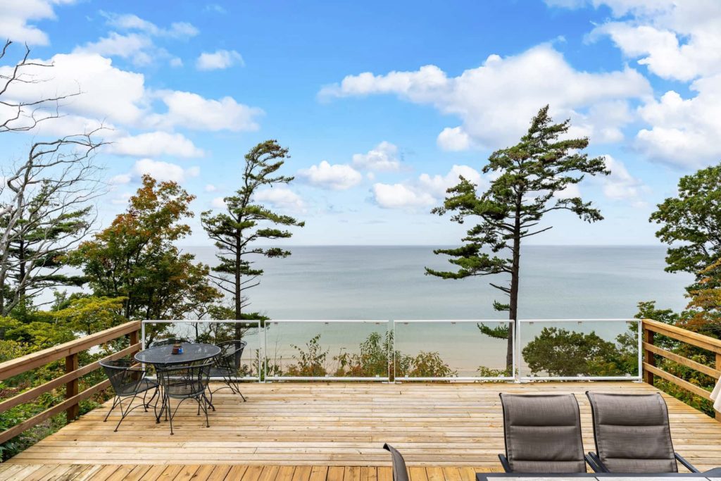 Best Lakefront Vacation Rentals in Michigan with five bedrooms